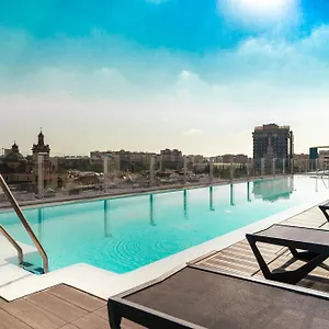 4* Ξενοδοχείο Giralda Center